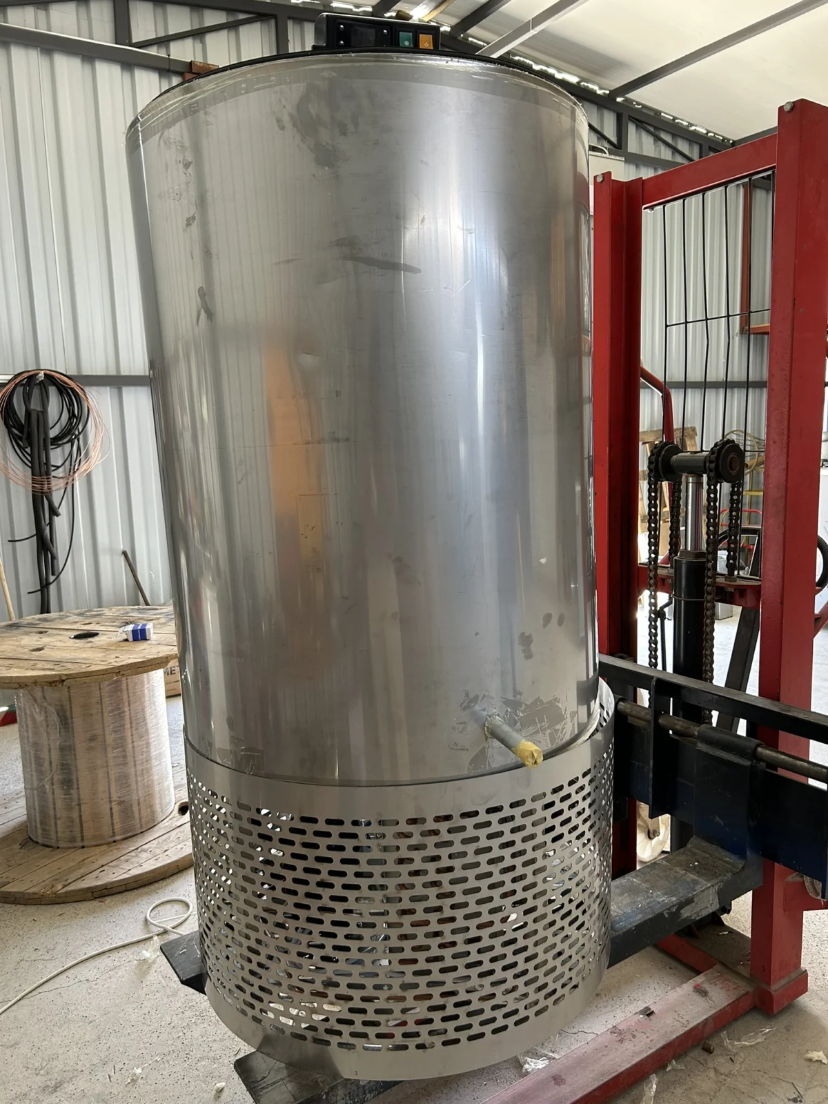EFE Ice Systems 300-litre fully stainless steel water chiller with rollbond system