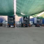 Machines à glace en conteneur sur camions, prêtes à l'expédition