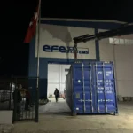 Conteneur pour Bagdad devant l'usine EFE Ice Systems